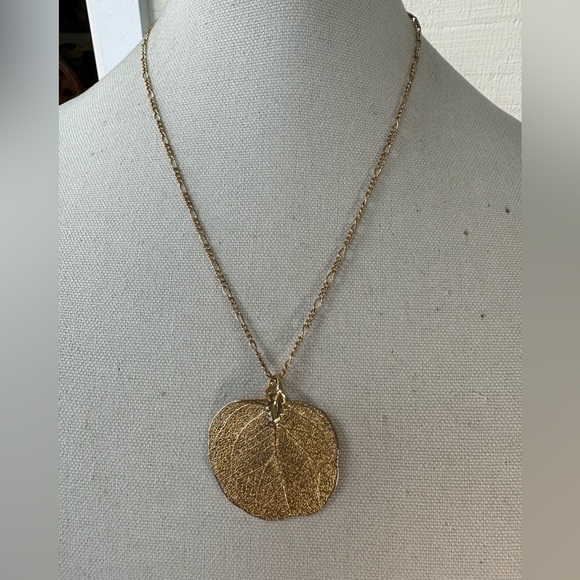 Three dipped gold leaf pendants with chain necklace - Picture 5 of 10
